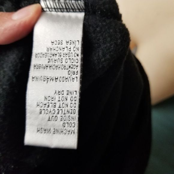 Effect black hoodie sweater with knit sleeve - Picture 10 of 11